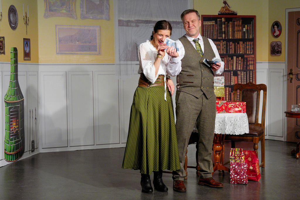 %_tempFileName122_UW_240213_9062-048%